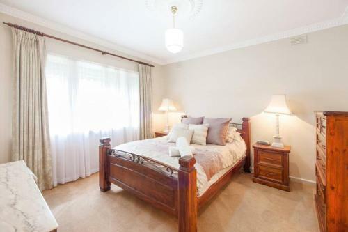 Ayr House - Echuca Holiday Homes