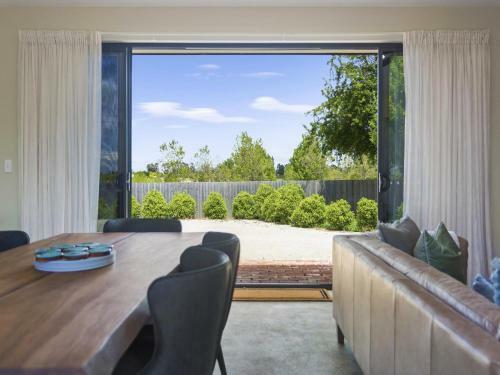 Embracing Evandale - Hosted By L'abode Accommodation
