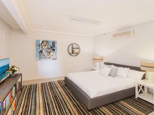 Easy Living At 14 Daphne Street