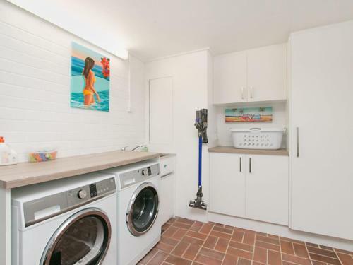 Apartamento Shoreside Unit 1 - Absolute Beachfront Ground Level Unit In Tugun - Wi-fi Included