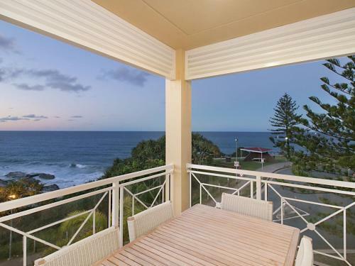 Orion Unit 7 - Luxury Apartment Overlooking Snapper Rocks