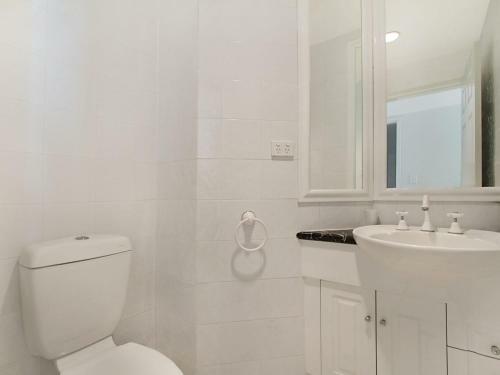 Orion Unit 7 - Luxury Apartment Overlooking Snapper Rocks