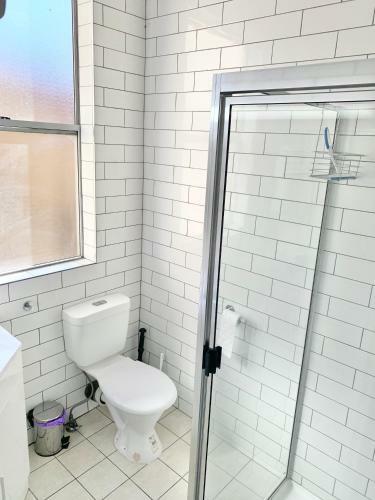 New England Rest Apartments-unit A