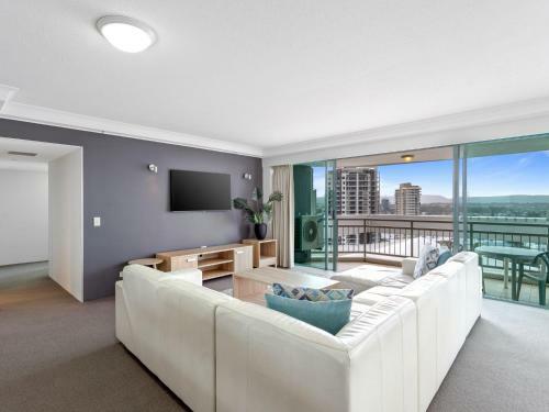 Crown Towers Superior 3 Bedroom Apartment