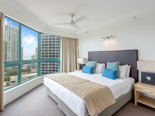 Crown Towers Superior 3 Bedroom Apartment