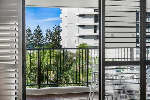 Apartamento Relaxed 2-bed Unit With Balcony, Pool And Mini-golf