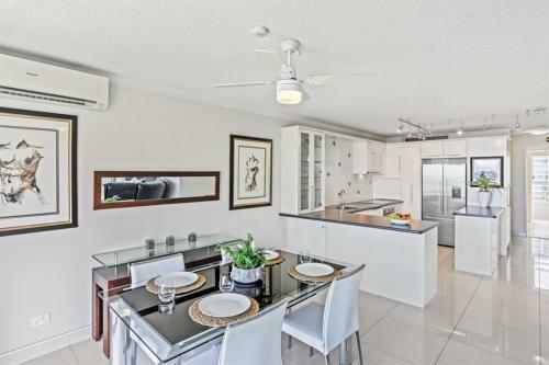 Aparthotel One The Esplanade Apartments On Surfers Paradise