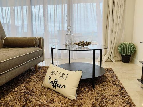 Stunning Waterfront 3bed Modern Apartment