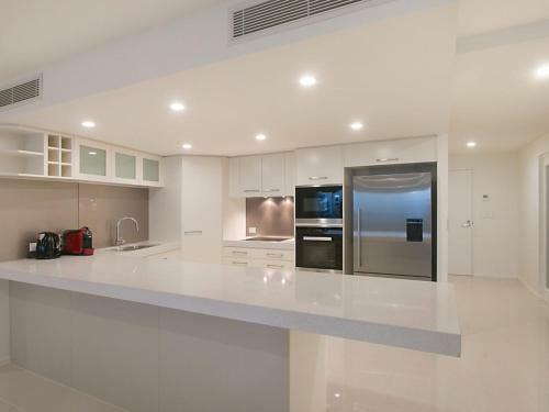 The Garland Unit 702 Beachfront Apartment In Rainbow Bay Coolangatta