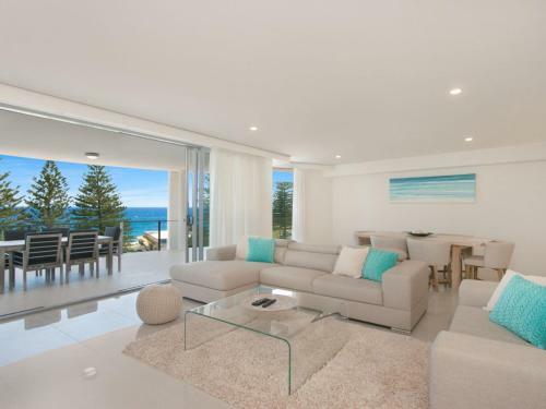 The Garland Unit 702 Beachfront Apartment In Rainbow Bay Coolangatta