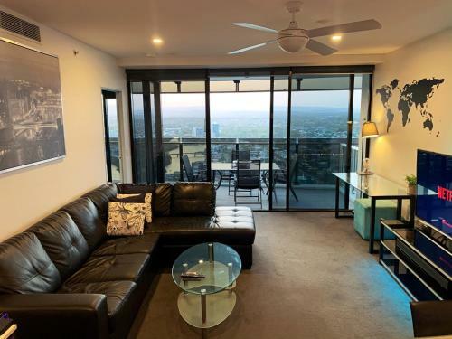 Breathtaking Views 4bd High Floor Lux Apartment