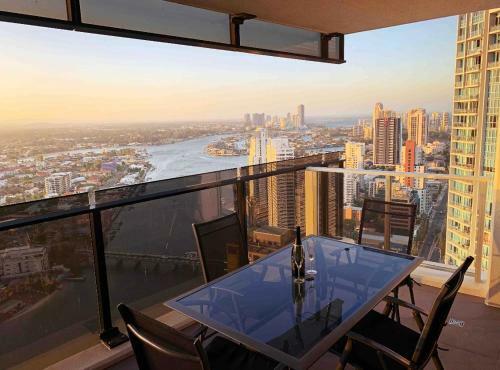 Breathtaking Views 4bd High Floor Lux Apartment