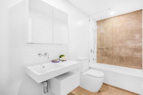 Apartamento Sunny Modern Two-bedroom Pad Steps From The Beach