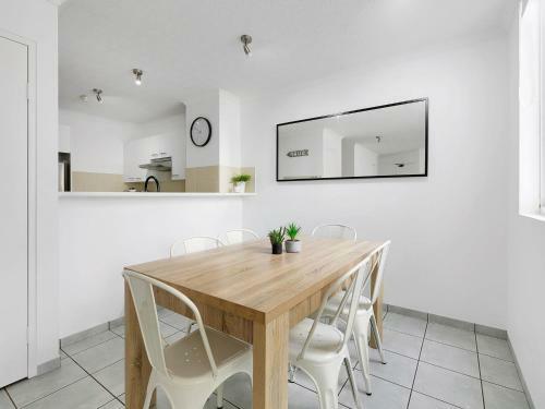 Bay Apartments Unit 23