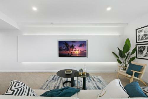 3 Bedroom Wow Factor Executive Apartment - Wings Resort Surfers Paradise