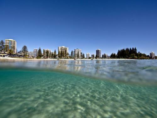 Carool Unit 25 - 10th Floor With Great Views From This 3 Bedroom Unit