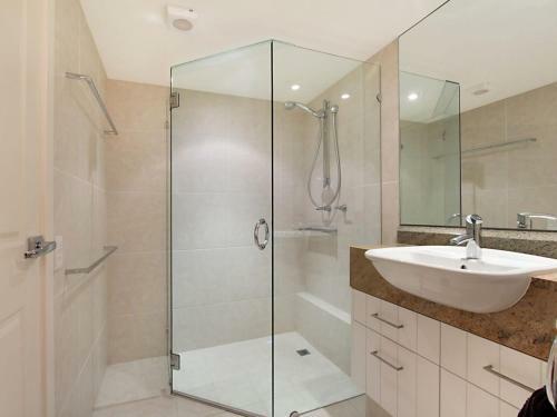 Carool Unit 25 - 10th Floor With Great Views From This 3 Bedroom Unit