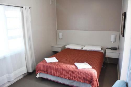 Hillview Motel