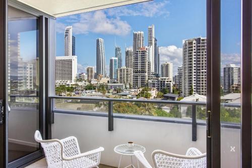 Apartamento Luxe Beach Holiday Unit With Parking, Pool And Gym