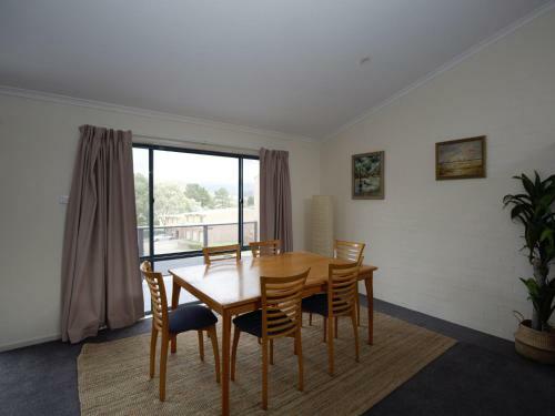 Acacia 4 2 Kirwan Close