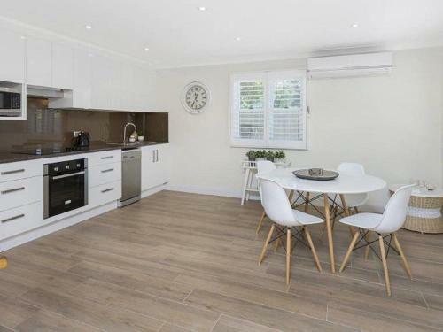 Blake Loft On Manning - 500 Metres To Two Beaches