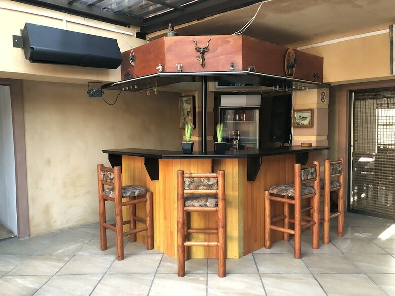 Hostal Me Casa Guest House