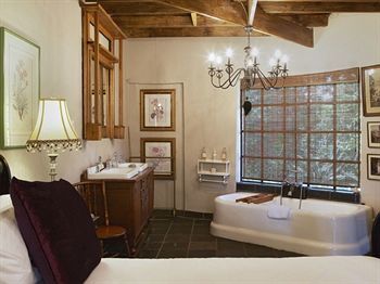 Hostal Birdsong Cottages