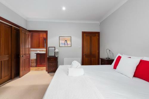 Mountain Home Leura - Perfect Weekend Escape