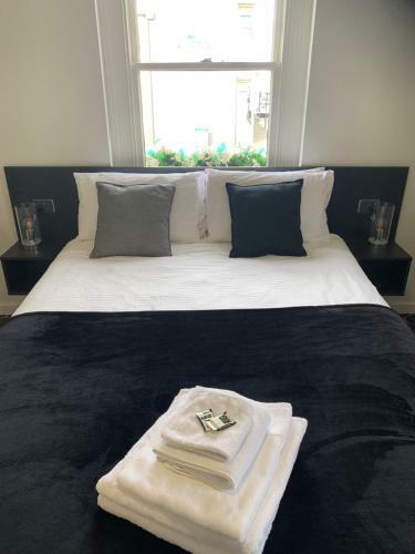 Queens Arms Hotel