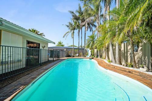 Long Jetty Palms Escape