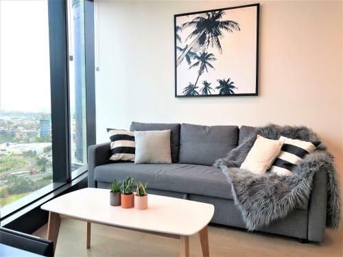 Readyset Apartments On Southbank Boulevard