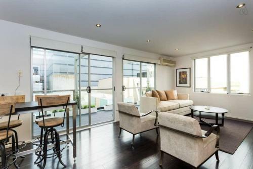 Apartamento Penthouse At Graffiti Laneways & Top Restaurants