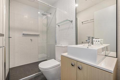 Luxe 3-bed Apartment Near Lygon St Bars And Dining