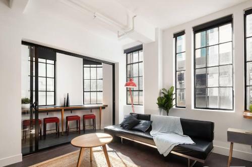 Spacious Designer Warehouse Melbourne Cbd Apartment