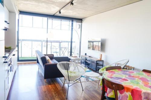 Apartamento Modern 2bd W City Views Pool Gym And Rooftop