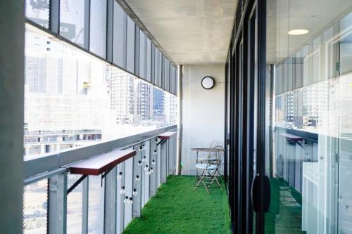 Apartamento Modern 2bd W City Views Pool Gym And Rooftop