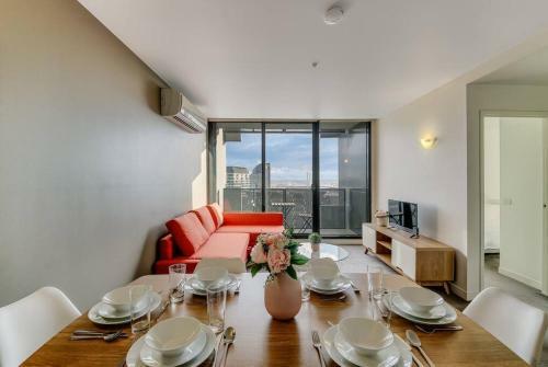 Apartamento A Modern 2br Cbd Apt, City Views, Free Parking