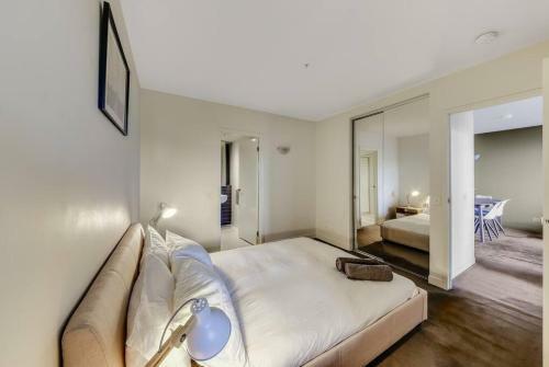 Apartamento A Modern 2br Cbd Apt, City Views, Free Parking