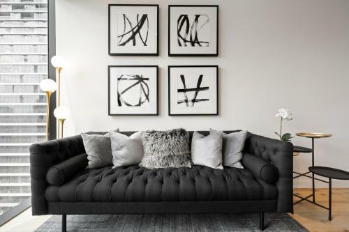 Luxuria Apartments - Collins House