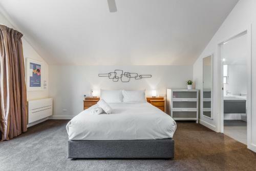 Spacious Homely City Apartment, Near River Walks