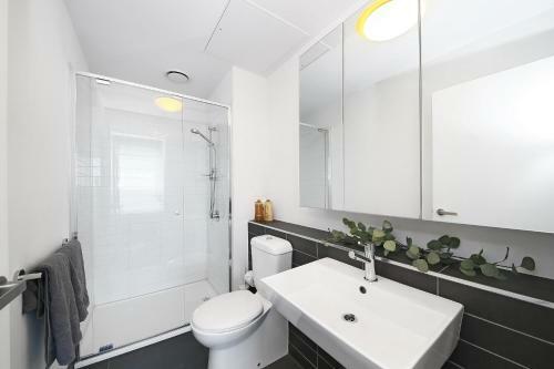 A Stylish Cbd Apartment With A Stunning View