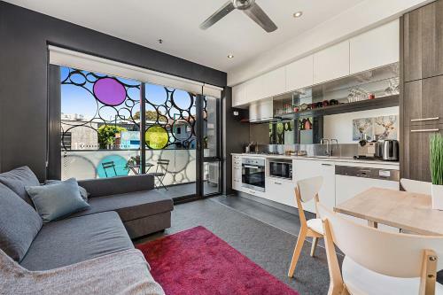 Apartamento 2-bed Unit With Balcony Near St Kilda Beach