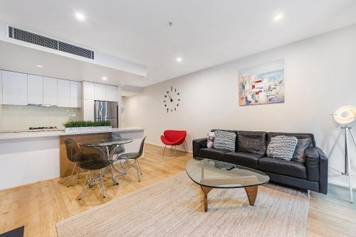 Bright Two-bedroom Apartment With Leafy Outlook