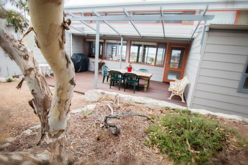 Coorong Aurora - Breathtaking Waterfront Escape
