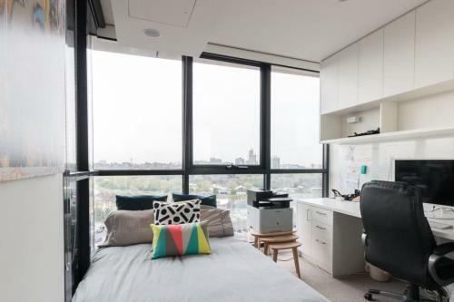 Apartamento Laurent Balcony Views Steps From Laneway Vibes
