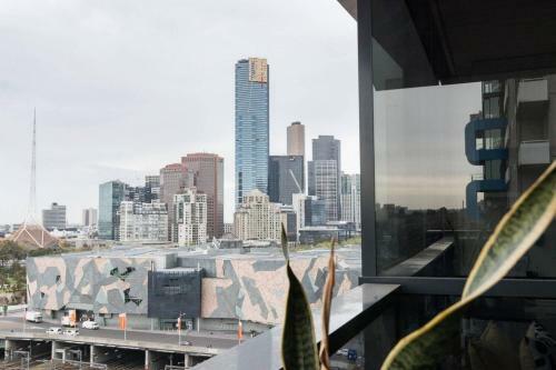 Apartamento Laurent Balcony Views Steps From Laneway Vibes