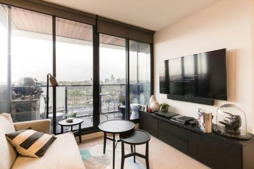 Apartamento Laurent Balcony Views Steps From Laneway Vibes