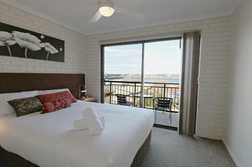 Capri Apartments