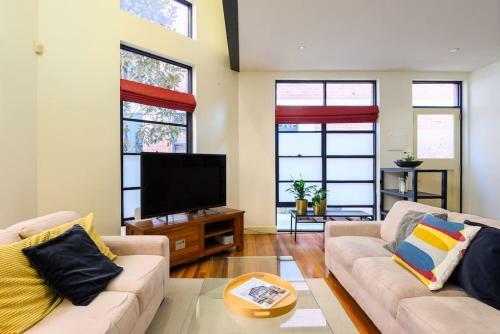 Brooklyn Warehouse Vibe Mins To St Kilda & Cafes