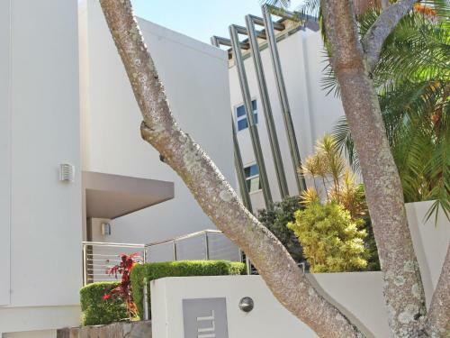 Windmill 4 - Two Bedroom Beachside Apartment On Parkyn Parade!